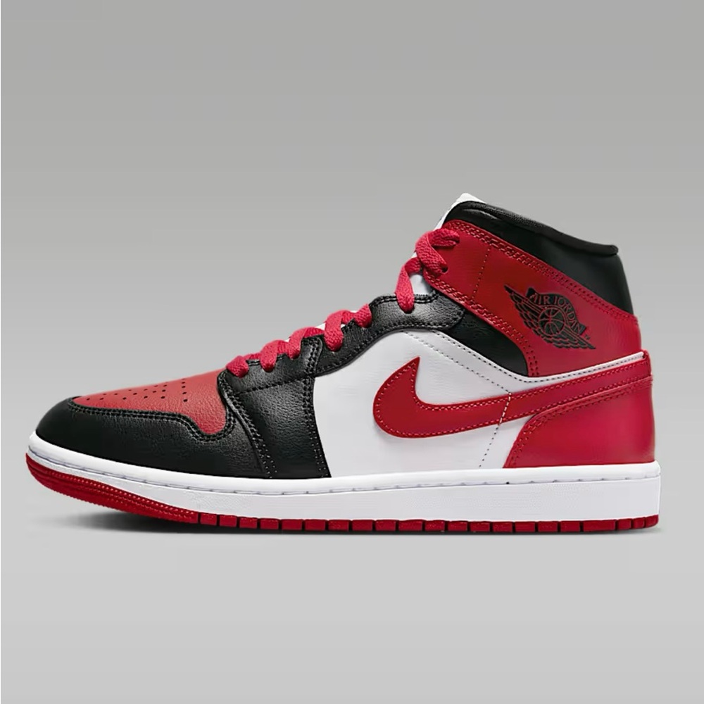 Nike Red and White Women's Sneakers - Picture 8 of 8